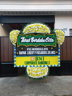 Papan Bunga Duka di Pintu Rime Gayo
