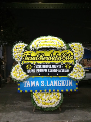 Papan Bunga Duka di Pintu Rime Gayo